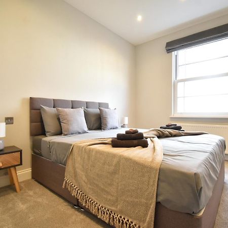 Stunning 2 Bed Apartment London Bagian luar foto