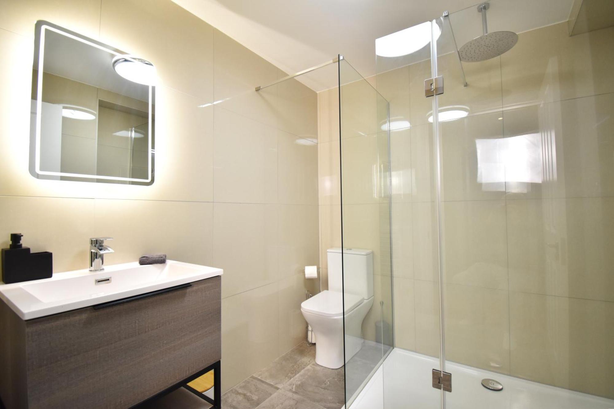 Stunning 2 Bed Apartment London Bagian luar foto