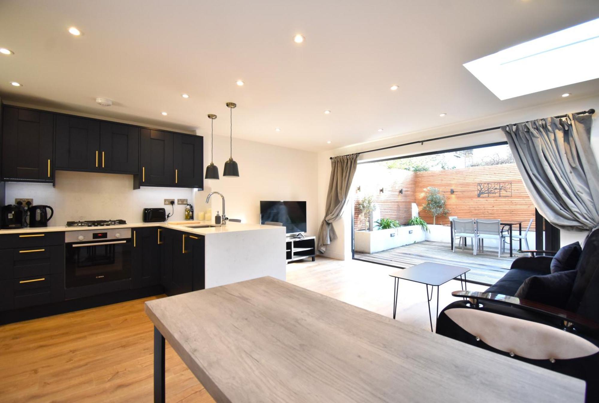 Stunning 2 Bed Apartment London Bagian luar foto